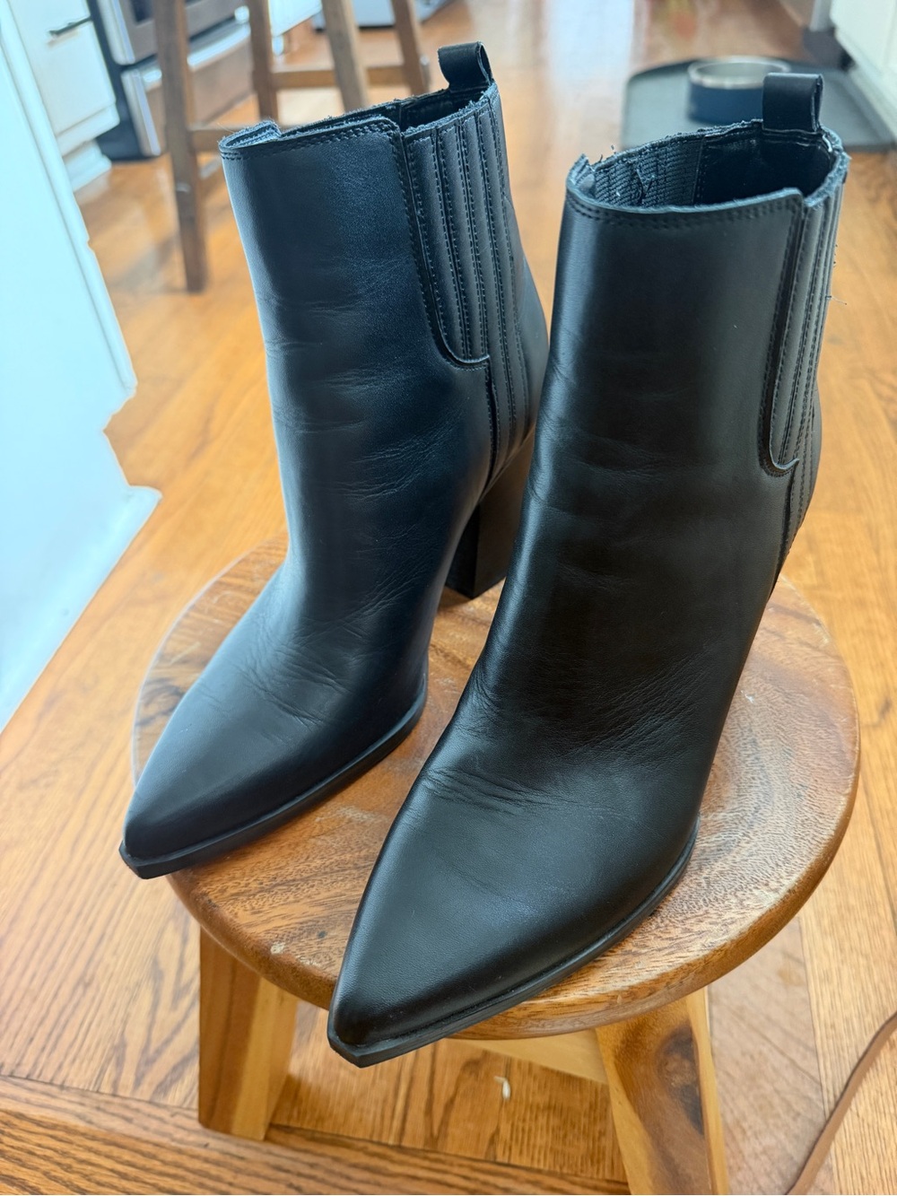 Marc Fisher LTD Alva Western Style Black Pointed Toe Pull On Booties sz9